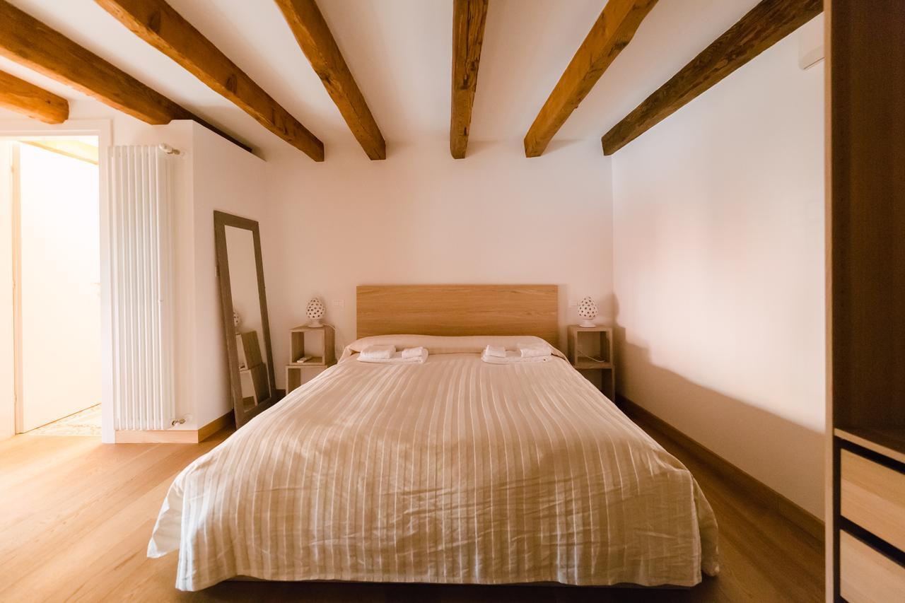 Historical And Luxury Apartment بولونيا المظهر الخارجي الصورة