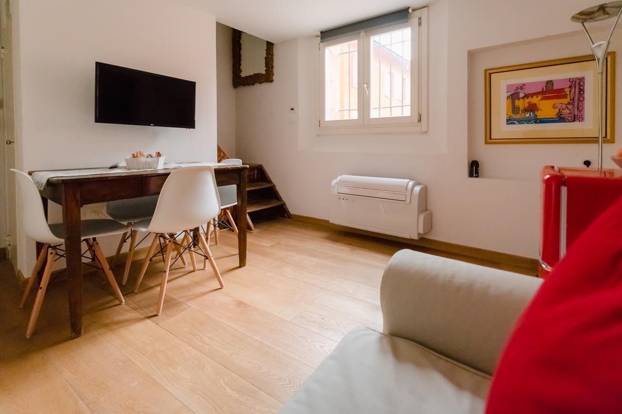 Historical And Luxury Apartment بولونيا المظهر الخارجي الصورة