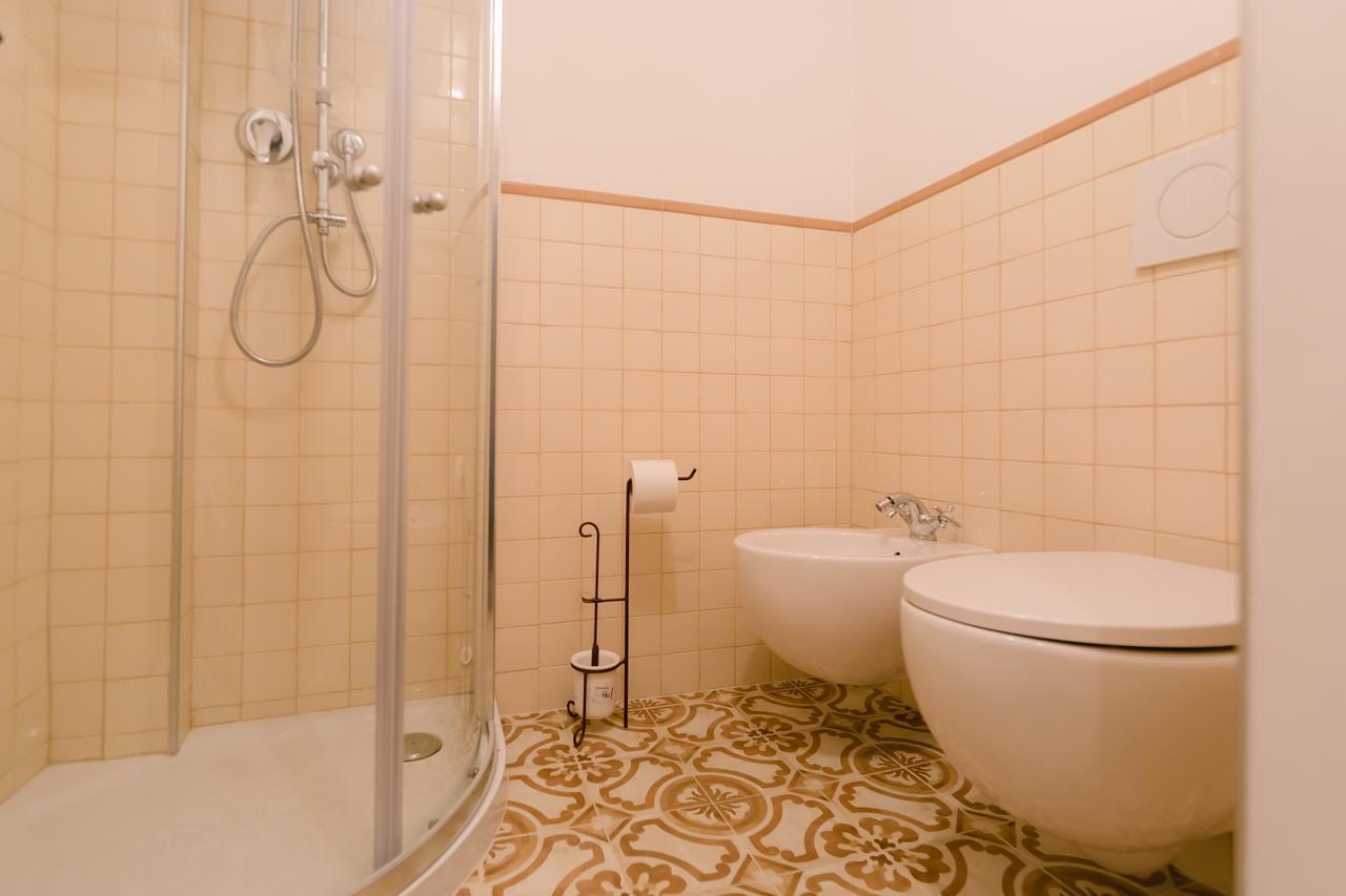 Historical And Luxury Apartment بولونيا المظهر الخارجي الصورة